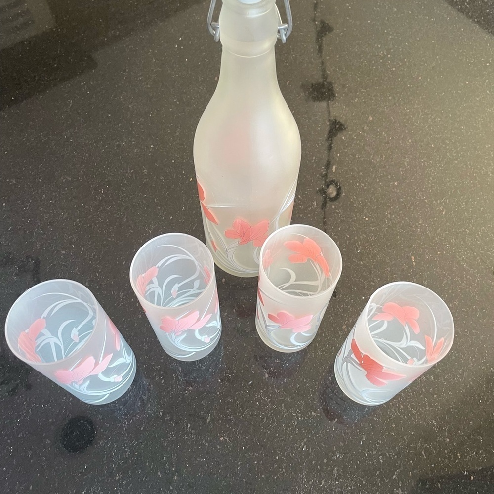 Vintage Cerve Frosted Glass Bottle w/ Stopper & 4  Glasses -Coral Flowers  Italy